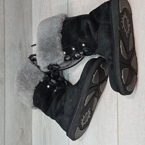 Ugg Australia Women 1892 Tall Leather Sheepskin Lace Up Boots Sz 7 - Picture 10 of 13